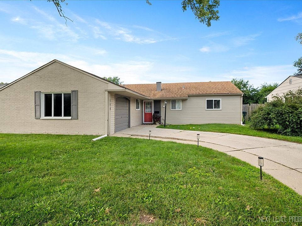 1st image of 172 Vantroba Dr