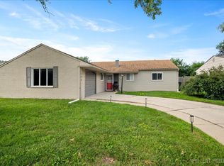 172 Vantroba Dr, Glendale Hts, IL