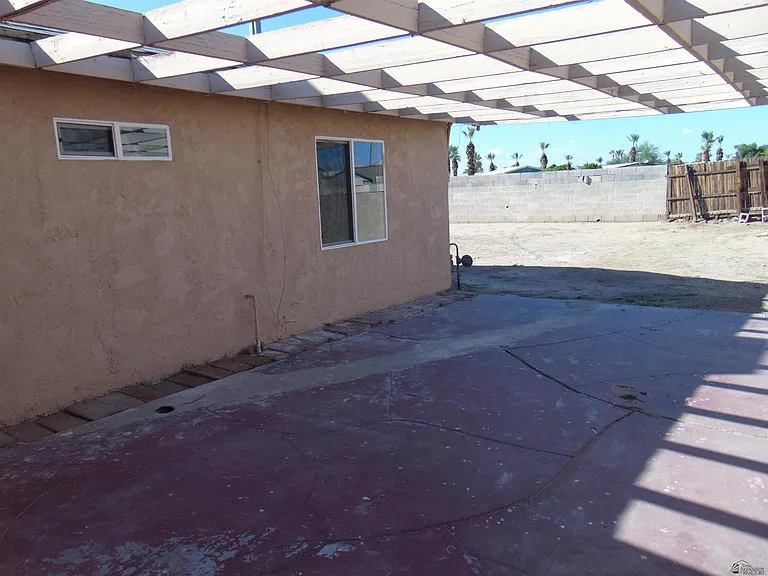 2070 E La Mesa St — Photo 12