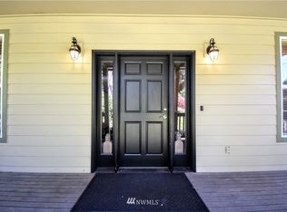 8269 New Holland Ct NE, Bainbridge Island, WA 98110