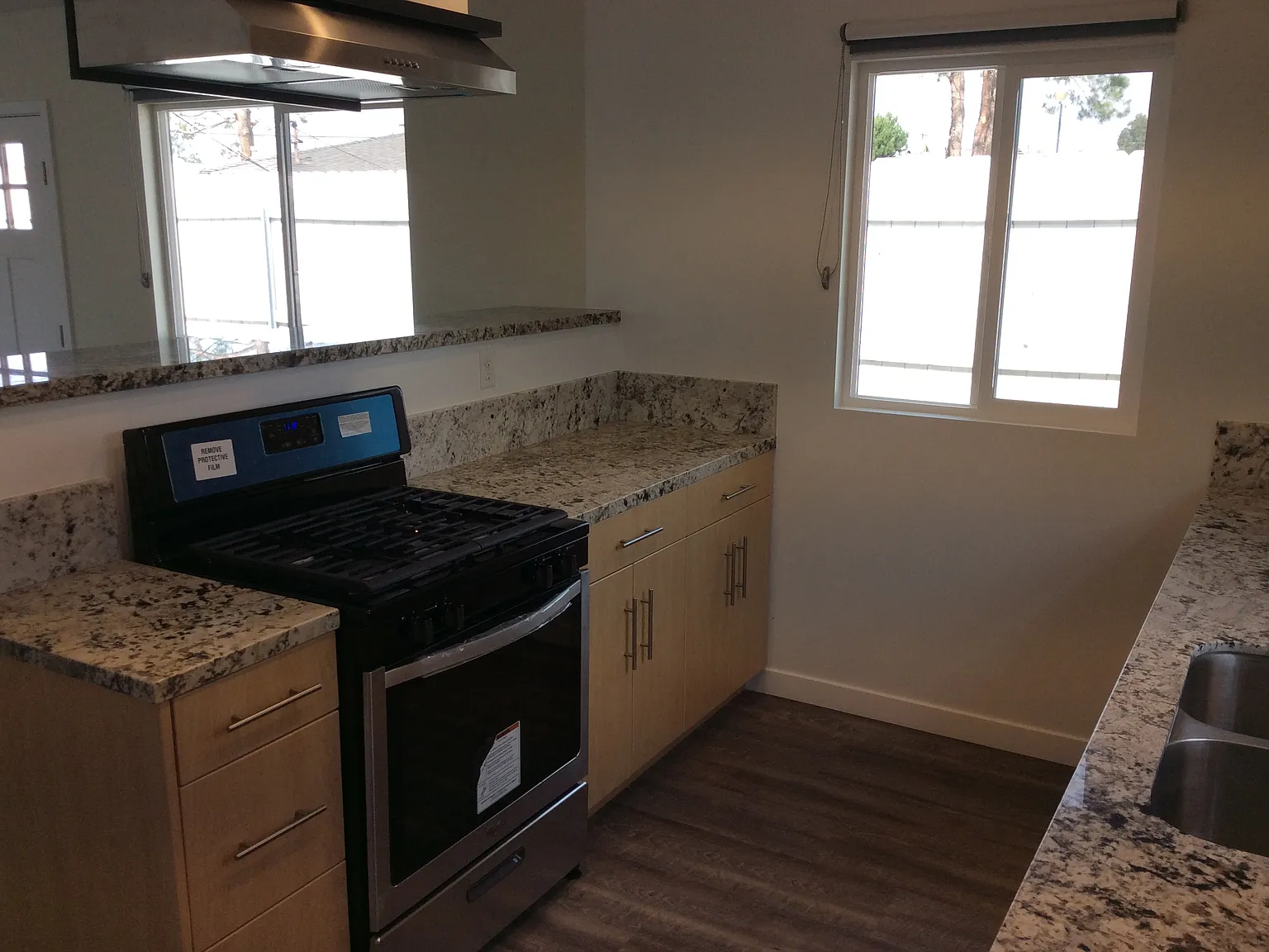 231 W Mayfair Ave — Photo 2