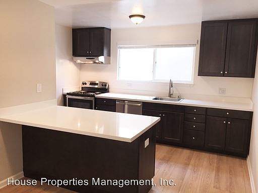 4th image of 801 Meadowsweet Dr APT K