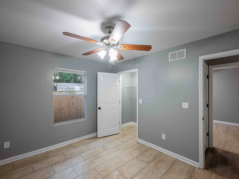 8205 Berry Ave — Photo 16