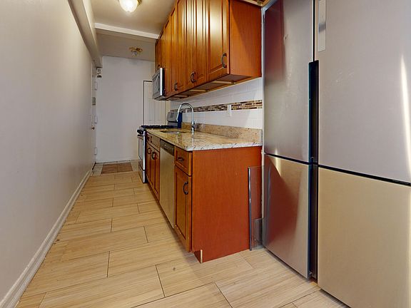 5th image of 301 E 38th St APT 14J
