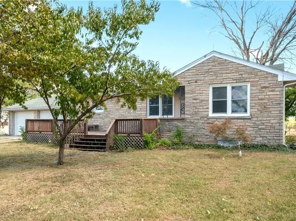 71 NW 151st Rd, Centerview, MO 64019