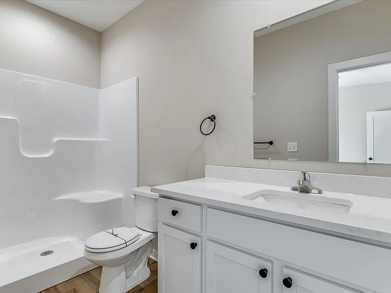 2315 W Macarthur Rd — Photo 16