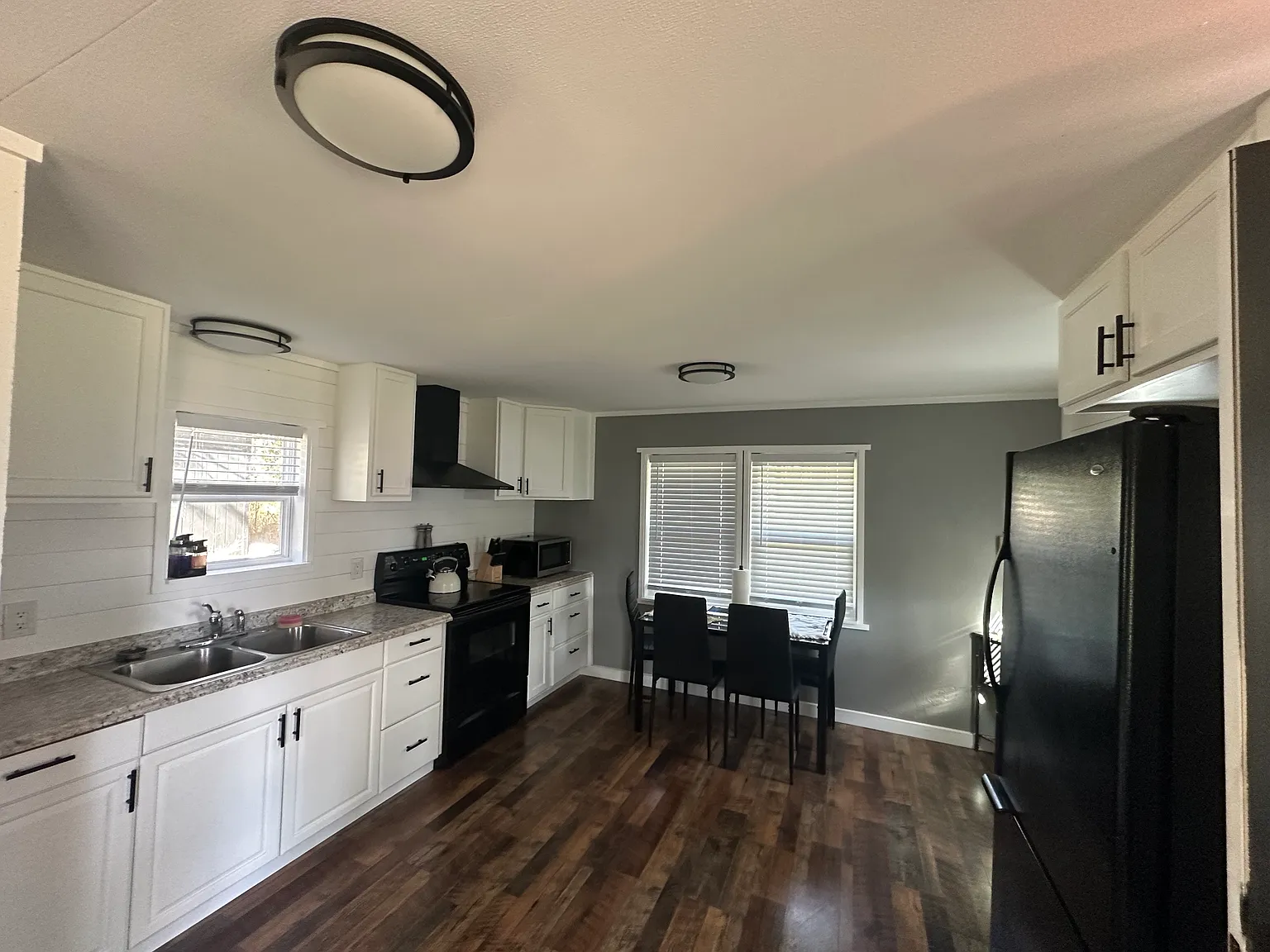 2 bed, 900 sqft, $1,700 — Photo 2