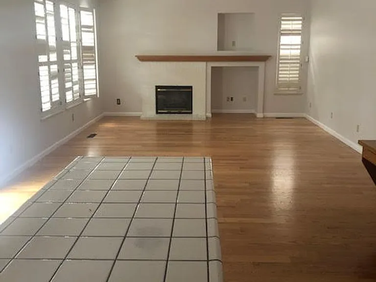4185 Falling Water Dr — Photo 5