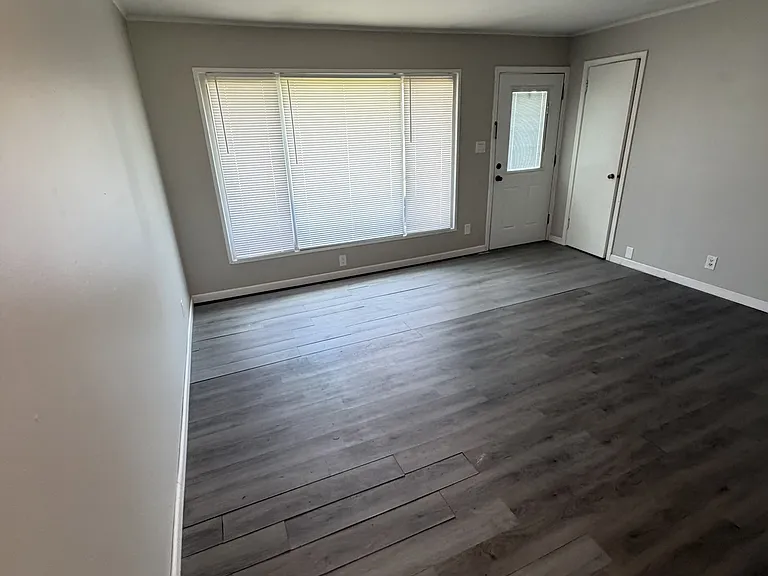 742 N University Blvd #2 — Photo 6