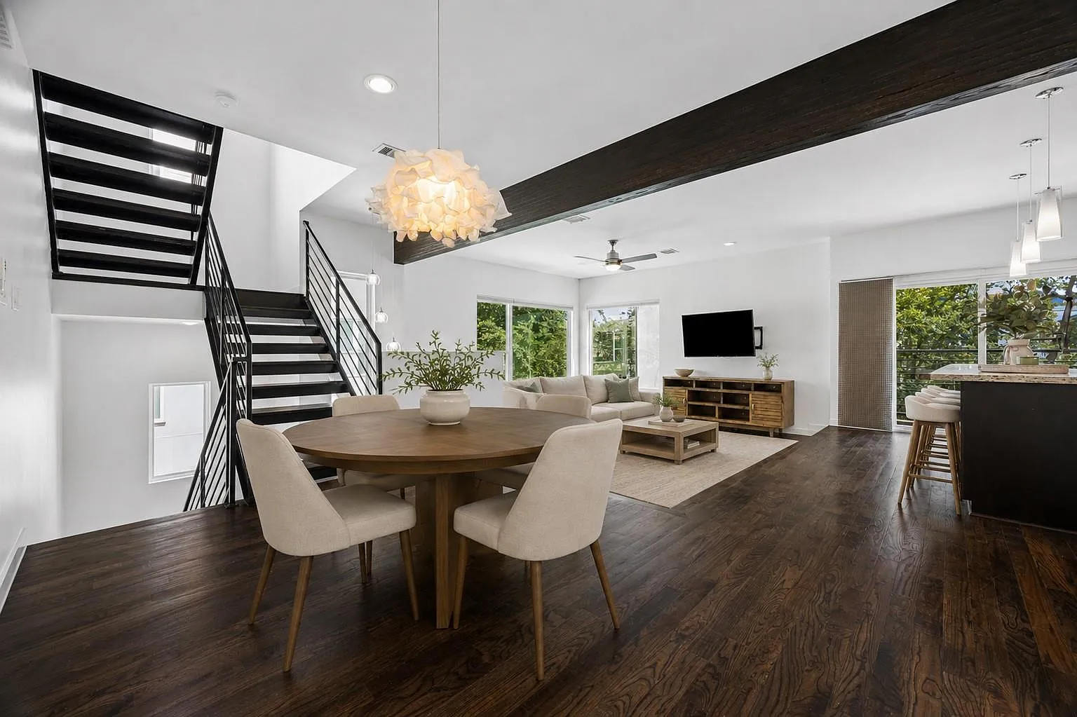 2 bed, 2.5 bath, 1735 sqft, $2,650 — Photo 2