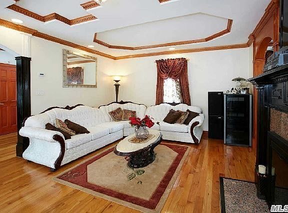 3rd image of 8851 192nd St