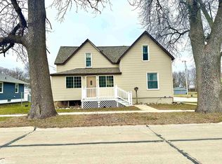 290 E 11th St, Garner, IA 50438