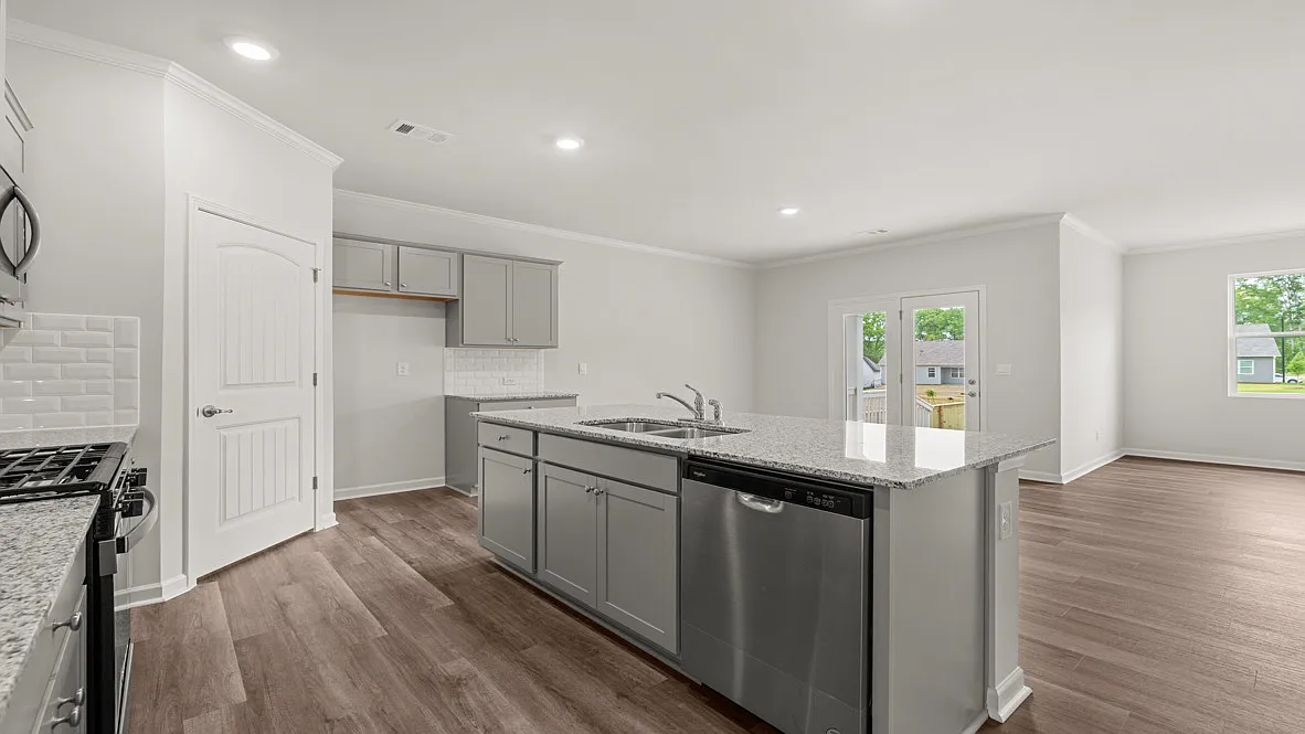 4 bed, 1774 sqft, $2,340 — Photo 3