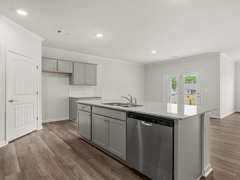 103 Babcock Dr NE — Photo 3