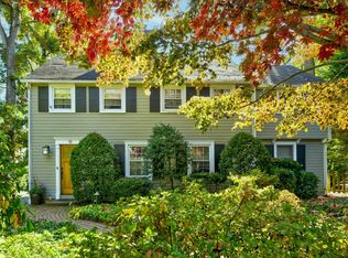 32 Litchfield Rd, Port Washington, NY 11050