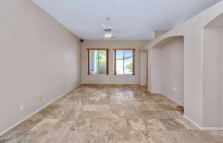 3 bed, 2.0 bath, 1926 sqft, $4,200 — Photo 4