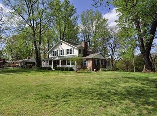 900 Constellation Dr, Great Falls, VA 22066
