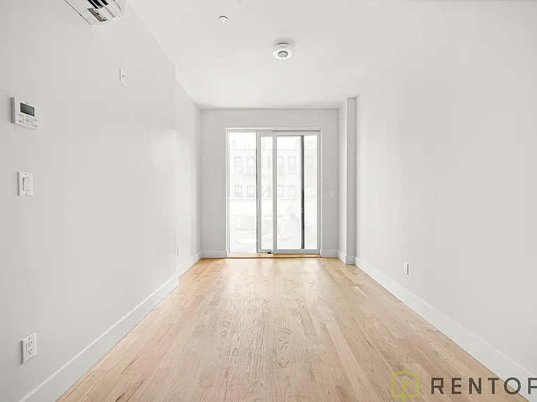 22 Frost St #202 — Photo 4
