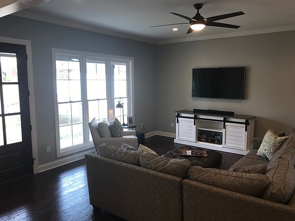 5th image of 210 Forest Ridge Cv