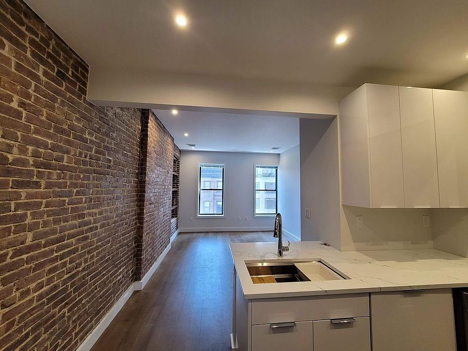 1st image of 1064 Madison Ave APT 15