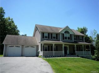 20 Woodridge Dr, Chester, NY 10918