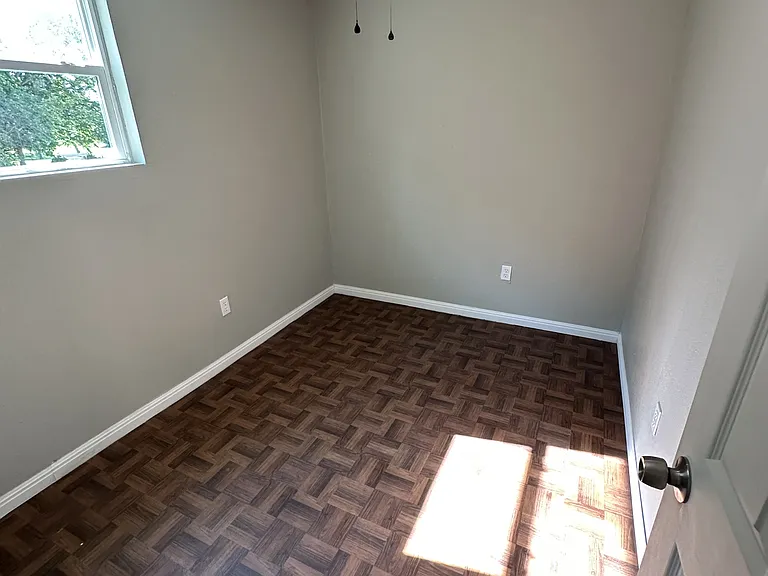 214 Wortham Dr — Photo 5