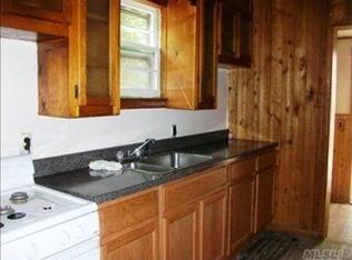 85 N Phillips Ave, Speonk, NY 11972