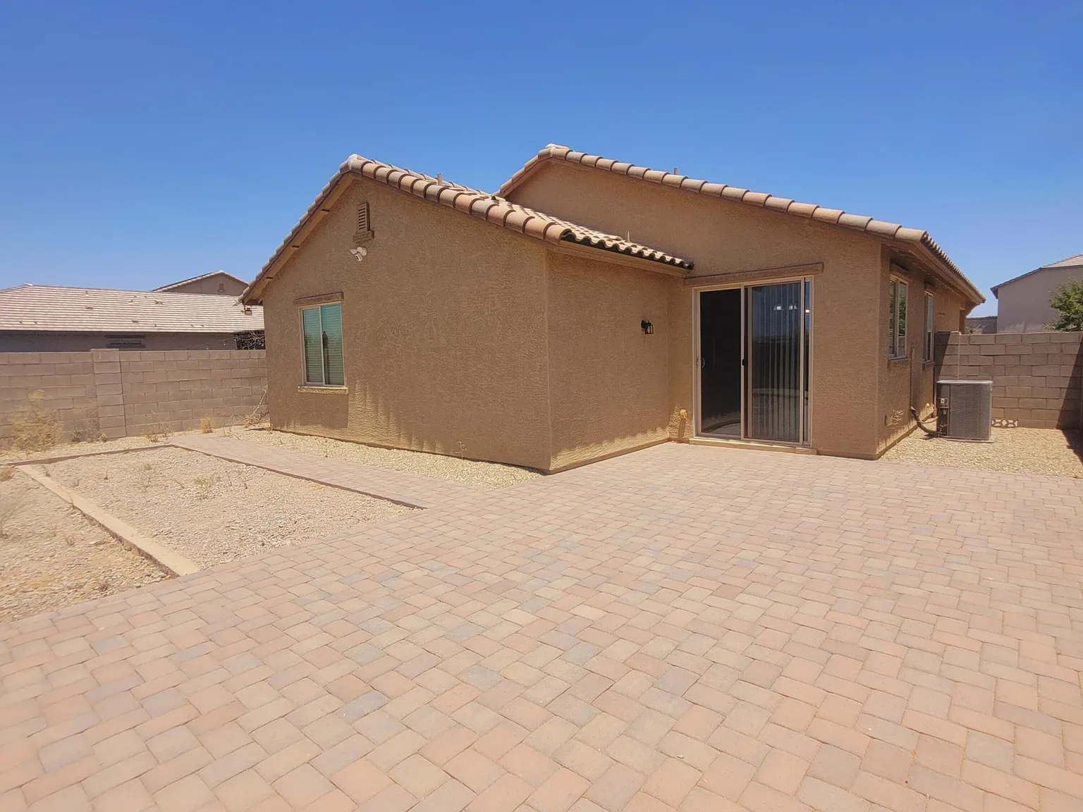3 bed, 2.0 bath, 1447 sqft, $1,850 — Photo 4