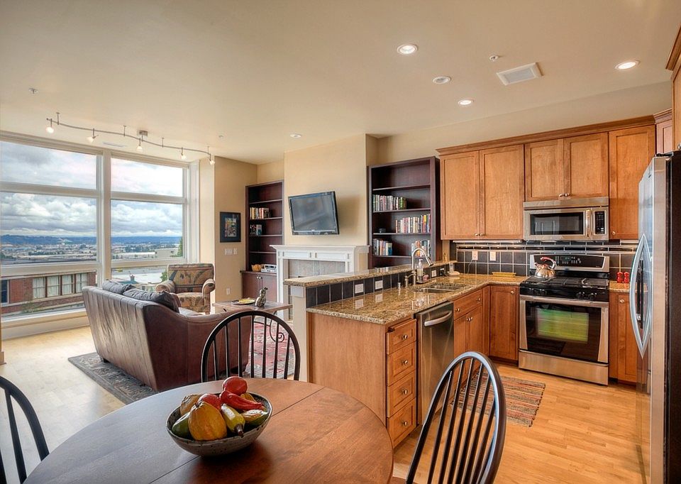 1st image of 708 Market St Unit 404
