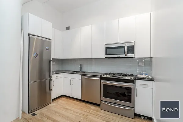 Rented by Bond New York | media 4