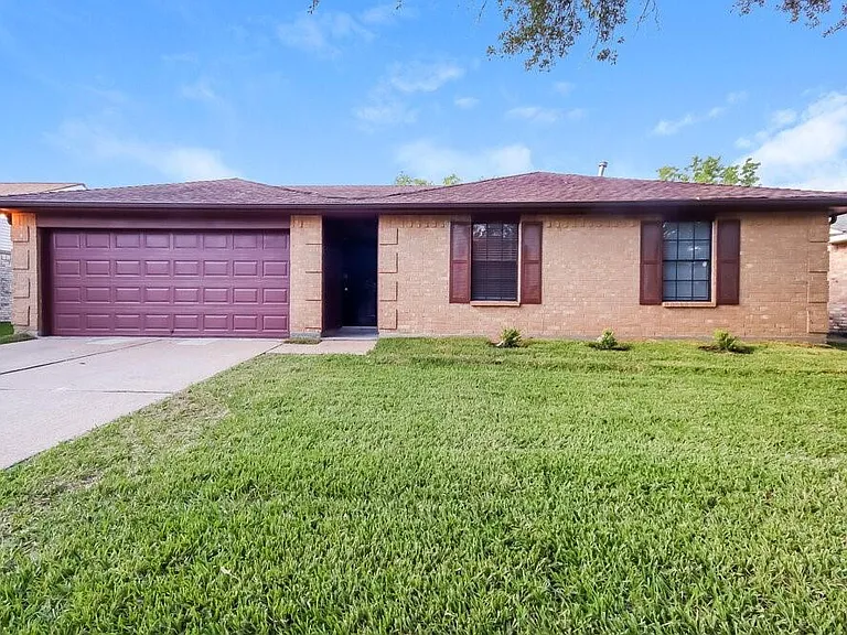 5014 Meadow Crest St — Photo 1