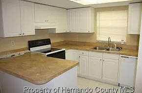 7400 Dundee Way — Photo 2