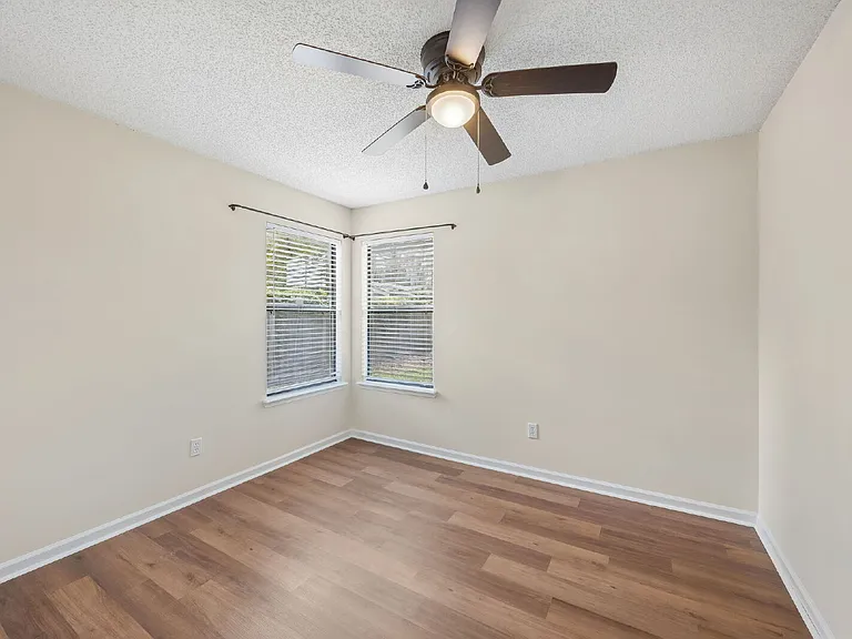 8362 Rockridge Dr — Photo 17