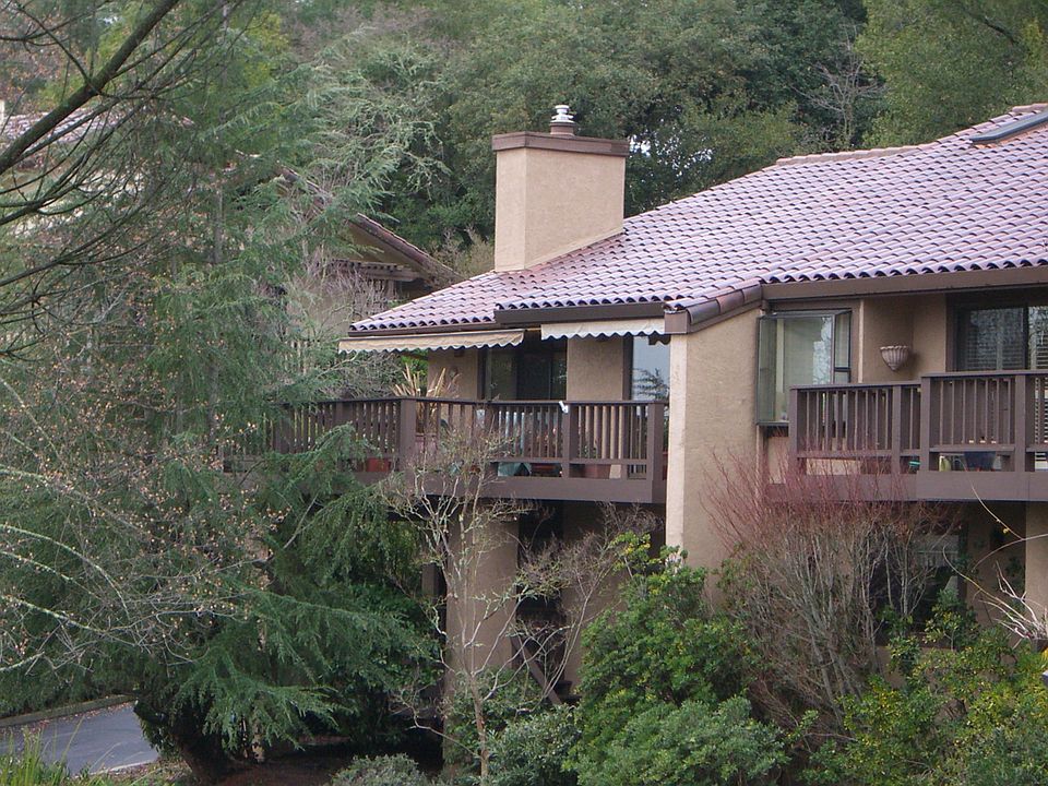 SONOMA VALLEY'S COBBLESTONE HILL