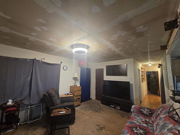 4th image of 570 Ridge Road