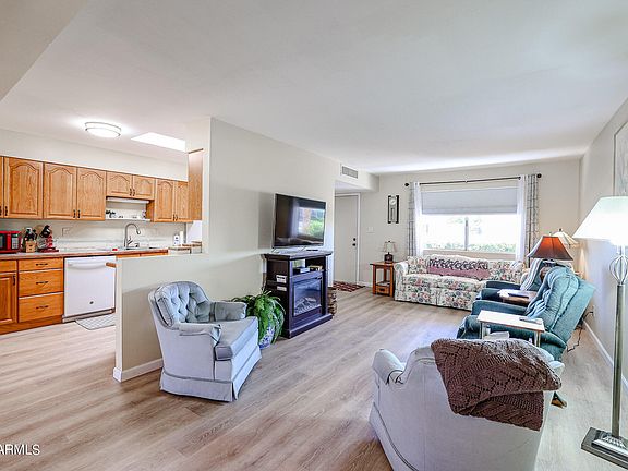 5th image of 11810 N HILLCREST Drive