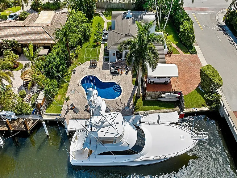 2301 E Las Olas Blvd — Photo 1