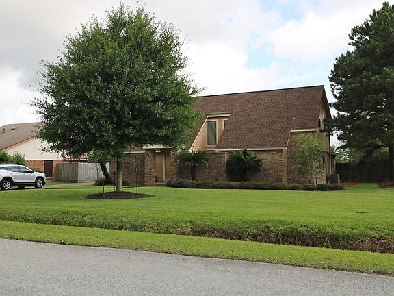 3rd image of 7457 Knob Hill Ave