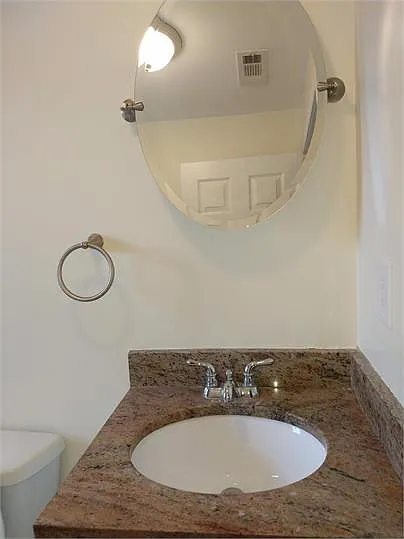 693 Dalvigney St NW — Photo 25