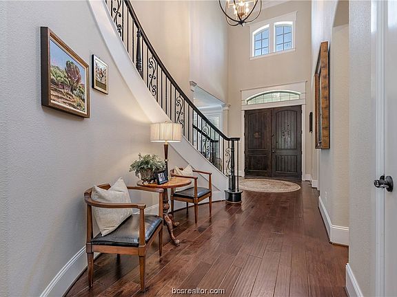 3rd image of 5404 Crosswater Dr