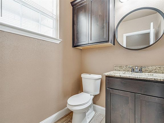 4th image of 2672 Berryhill Dr