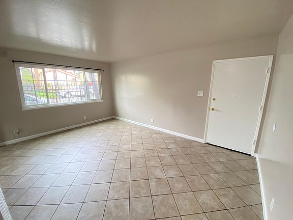 3rd image of 3057 Blossom St #A