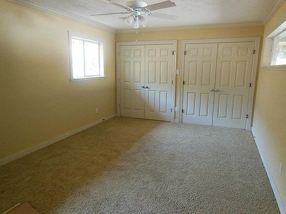 5th image of 1709 Oaks Dr