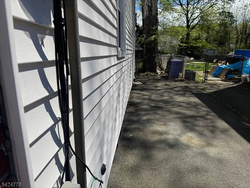 2 bed, 1.0 bath, $2,650 — Photo 3