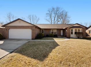 608 Deerfield Dr, Swansea, IL