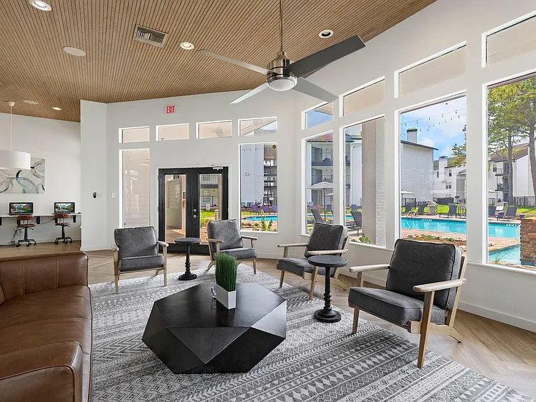 Leasing Center