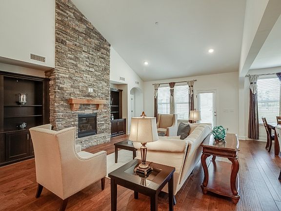 5th image of 1089 Crossfield Dr