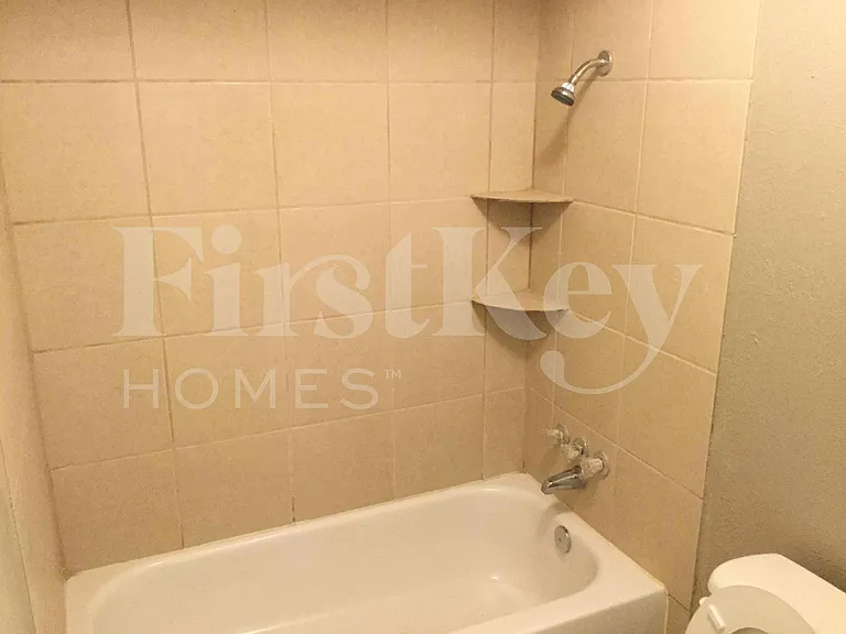 1309 Monterrey Dr — Photo 13