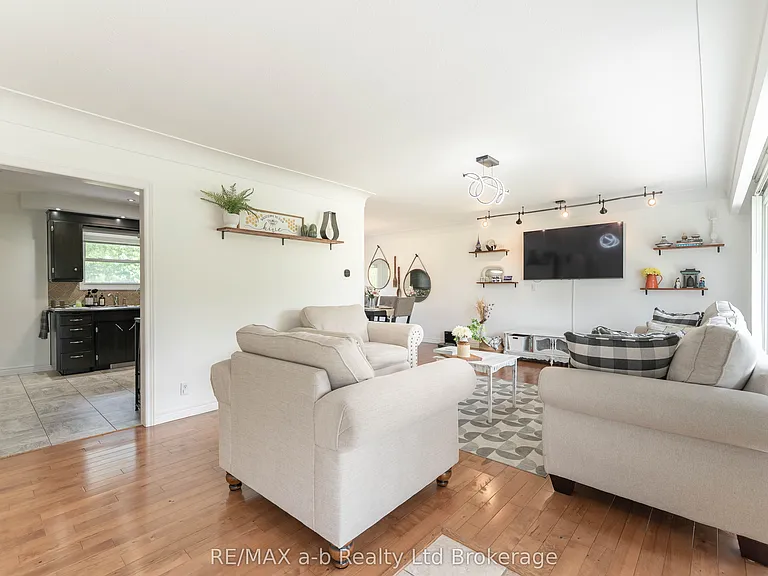 56229 Talbot Line — Photo 5