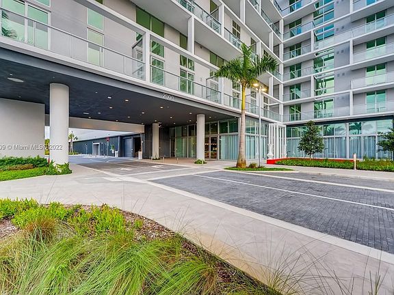 5th image of 2000 Metropica Way #2303